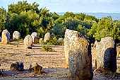 Megaliti neolitici nella zona di Evora. Cromeleque dos Almendres.